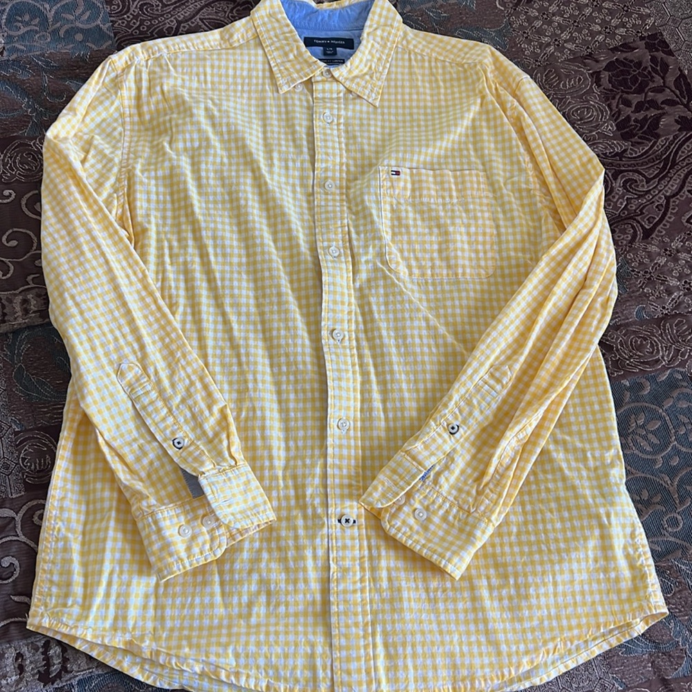 Tommy Hilfiger men’s button up sz Large